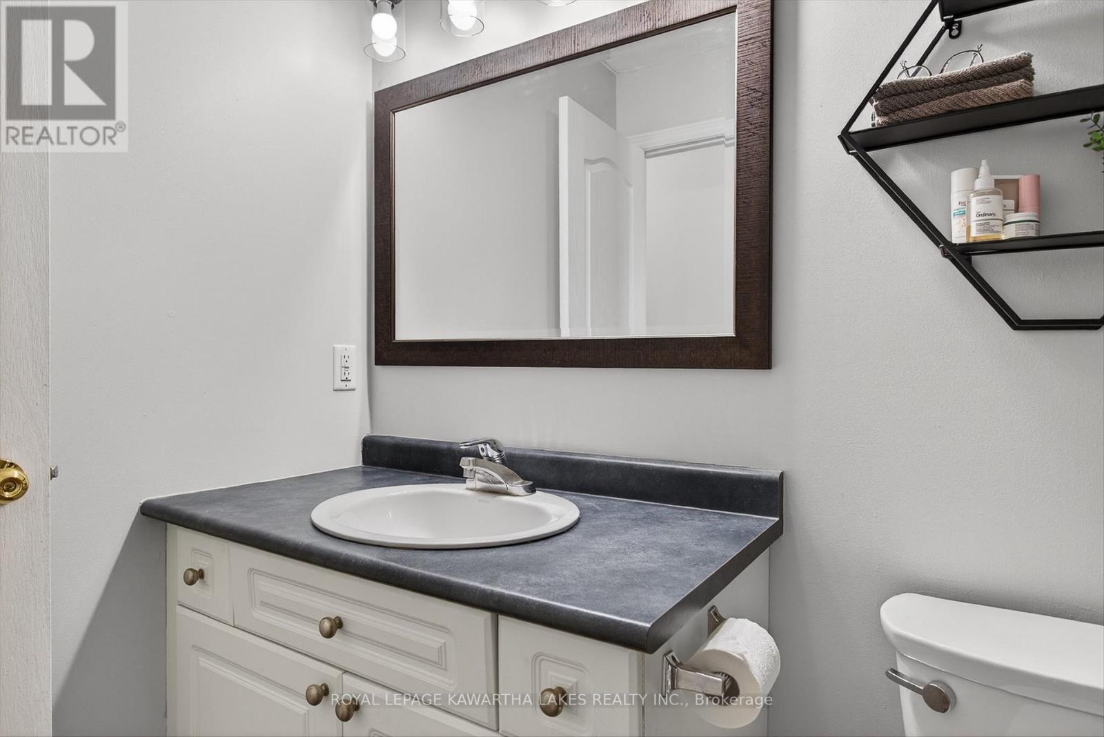 124 Mary Street W, Kawartha Lakes (Lindsay), Ontario  K9V 0B8 - Photo 18 - X12707986