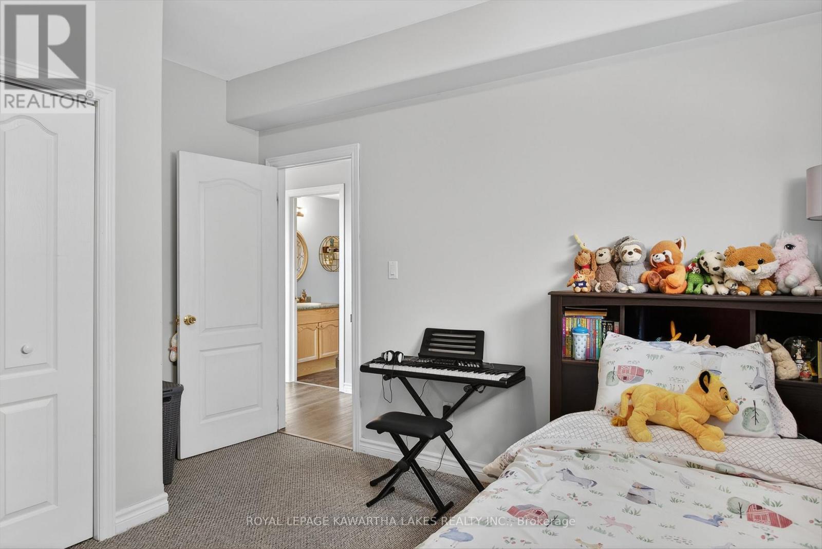 124 Mary Street W, Kawartha Lakes (Lindsay), Ontario  K9V 0B8 - Photo 30 - X12707986