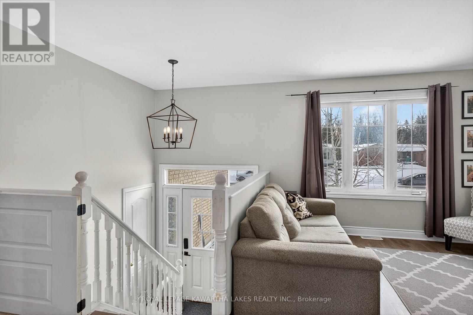 124 Mary Street W, Kawartha Lakes (Lindsay), Ontario  K9V 0B8 - Photo 5 - X12707986