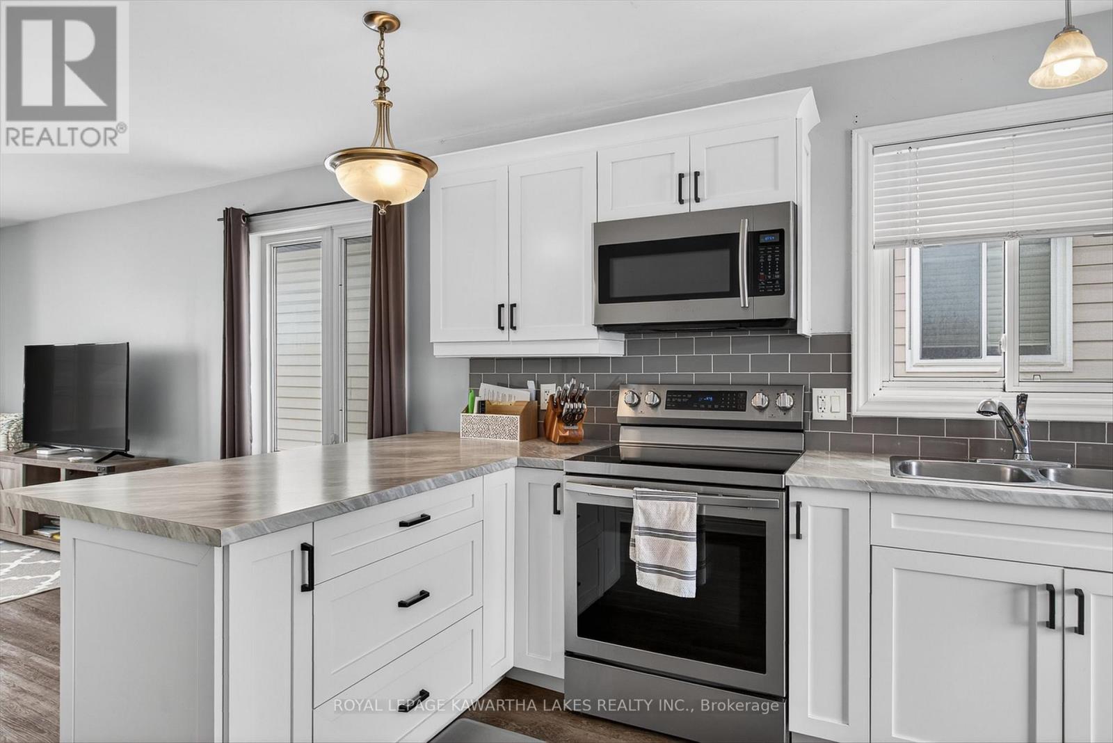 124 Mary Street W, Kawartha Lakes (Lindsay), Ontario  K9V 0B8 - Photo 9 - X12707986