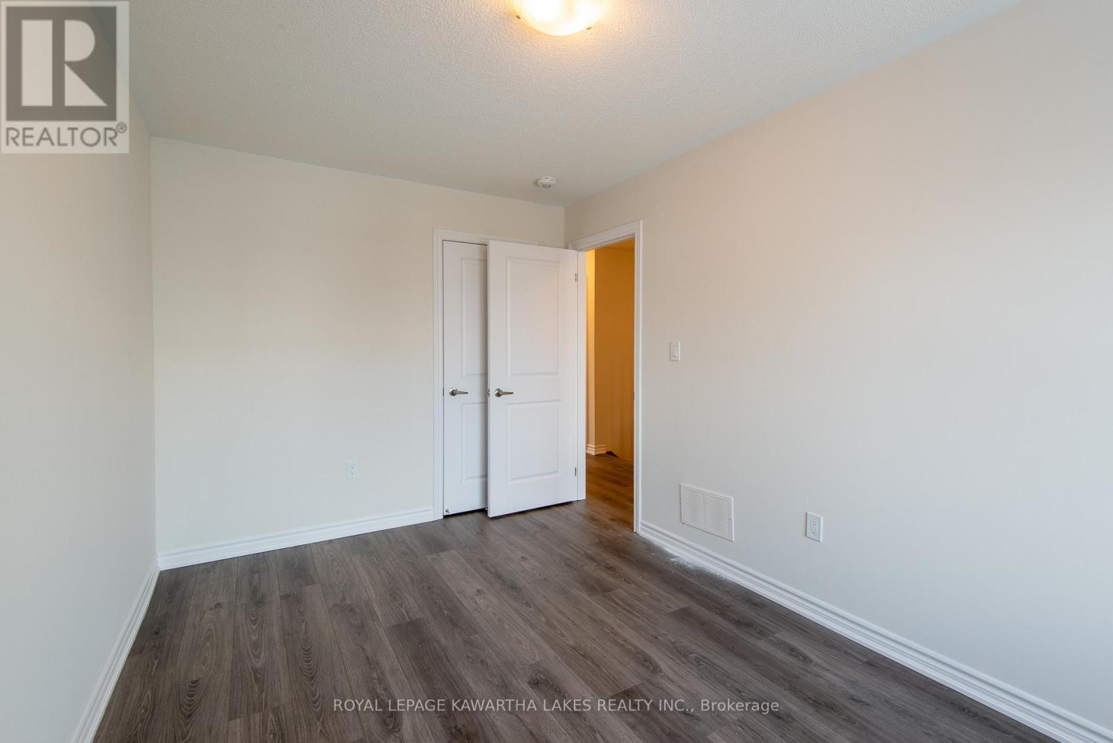 73 Watts Mews, Kawartha Lakes (Lindsay), Ontario  K9V 5V4 - Photo 16 - X12708052