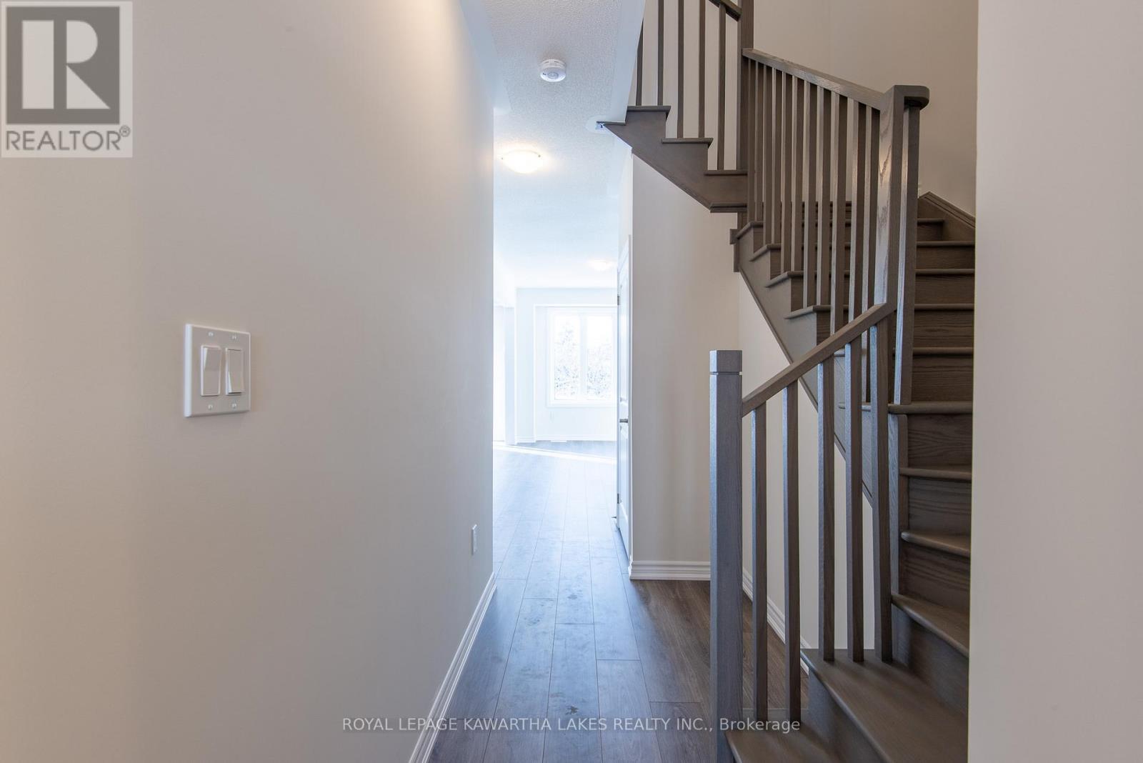 73 Watts Mews, Kawartha Lakes (Lindsay), Ontario  K9V 5V4 - Photo 3 - X12708052