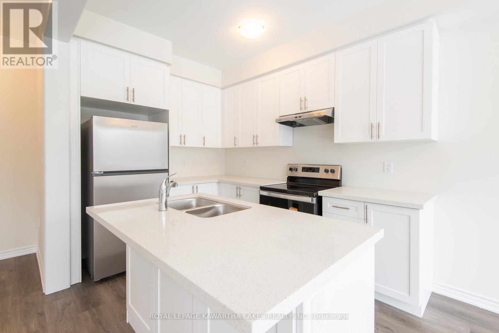 73 Watts Mews, Kawartha Lakes (Lindsay), Ontario  K9V 5V4 - Photo 5 - X12708052