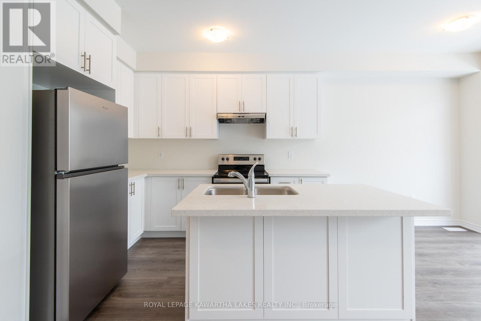 73 Watts Mews, Kawartha Lakes (Lindsay), Ontario  K9V 5V4 - Photo 6 - X12708052