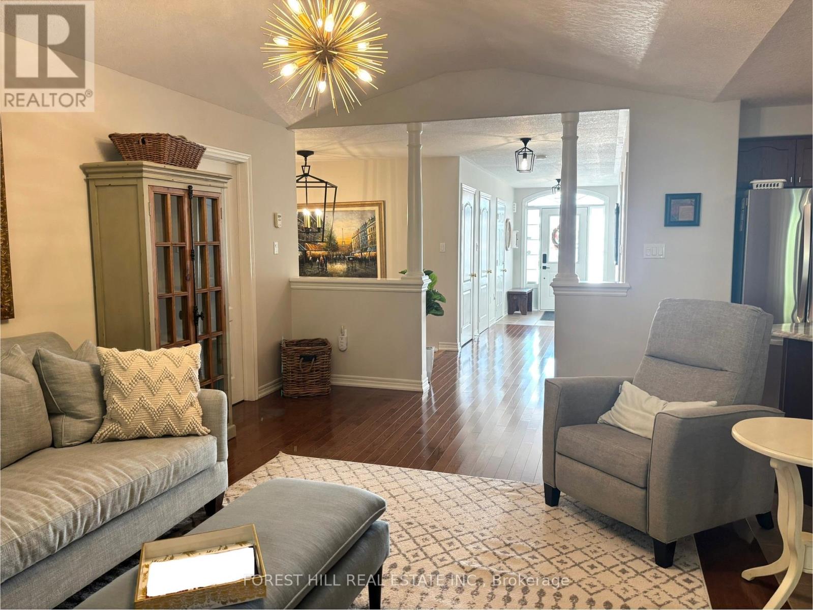 35 Sweetnam Drive, Kawartha Lakes (Lindsay), Ontario  K9V 0A7 - Photo 3 - X12708004