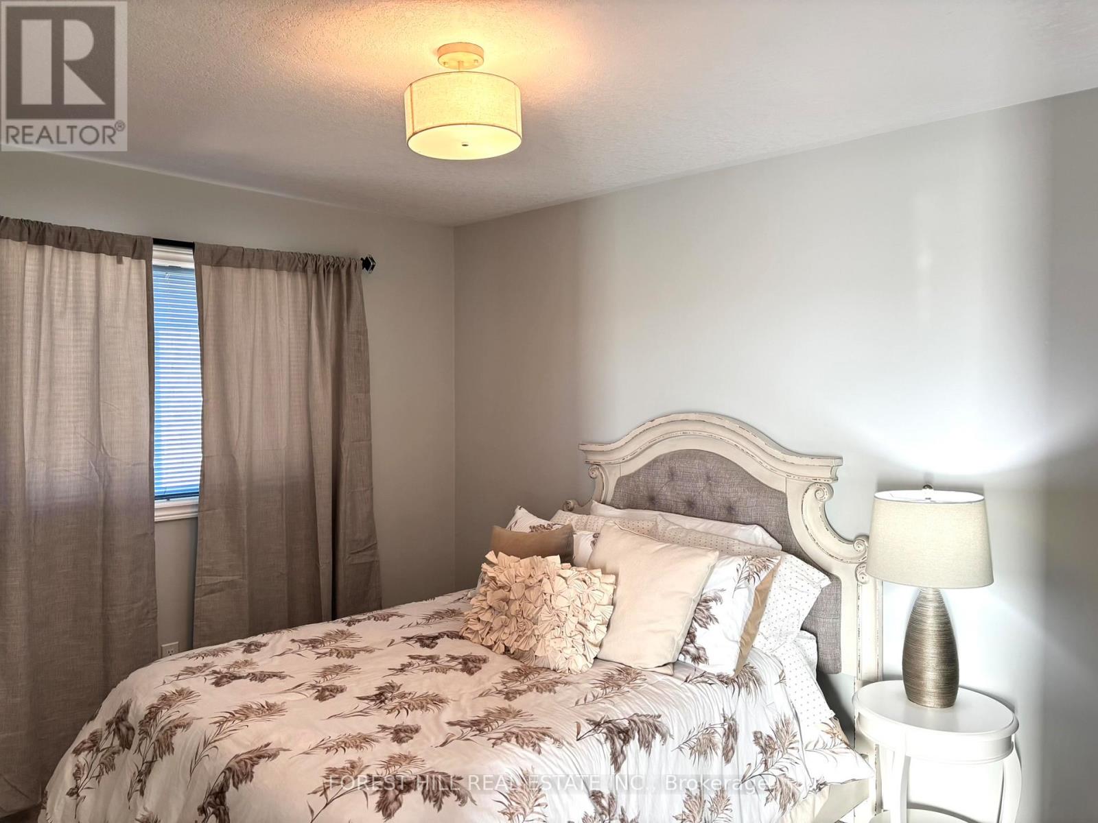 35 Sweetnam Drive, Kawartha Lakes (Lindsay), Ontario  K9V 0A7 - Photo 9 - X12708004