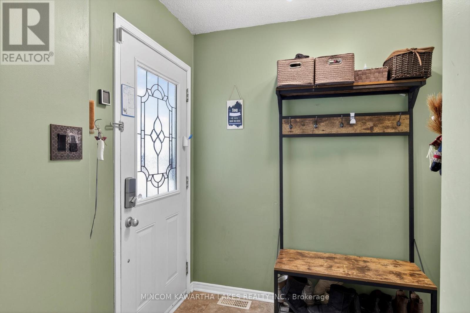 1221 Huntington Circle, Peterborough (Otonabee Ward 1), Ontario  K9K 2B6 - Photo 6 - X12709288