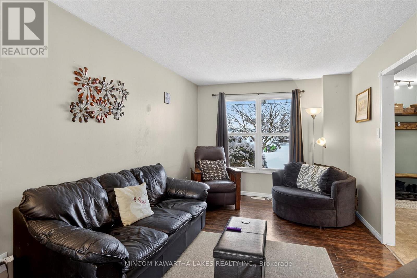 1221 Huntington Circle, Peterborough (Otonabee Ward 1), Ontario  K9K 2B6 - Photo 8 - X12709288