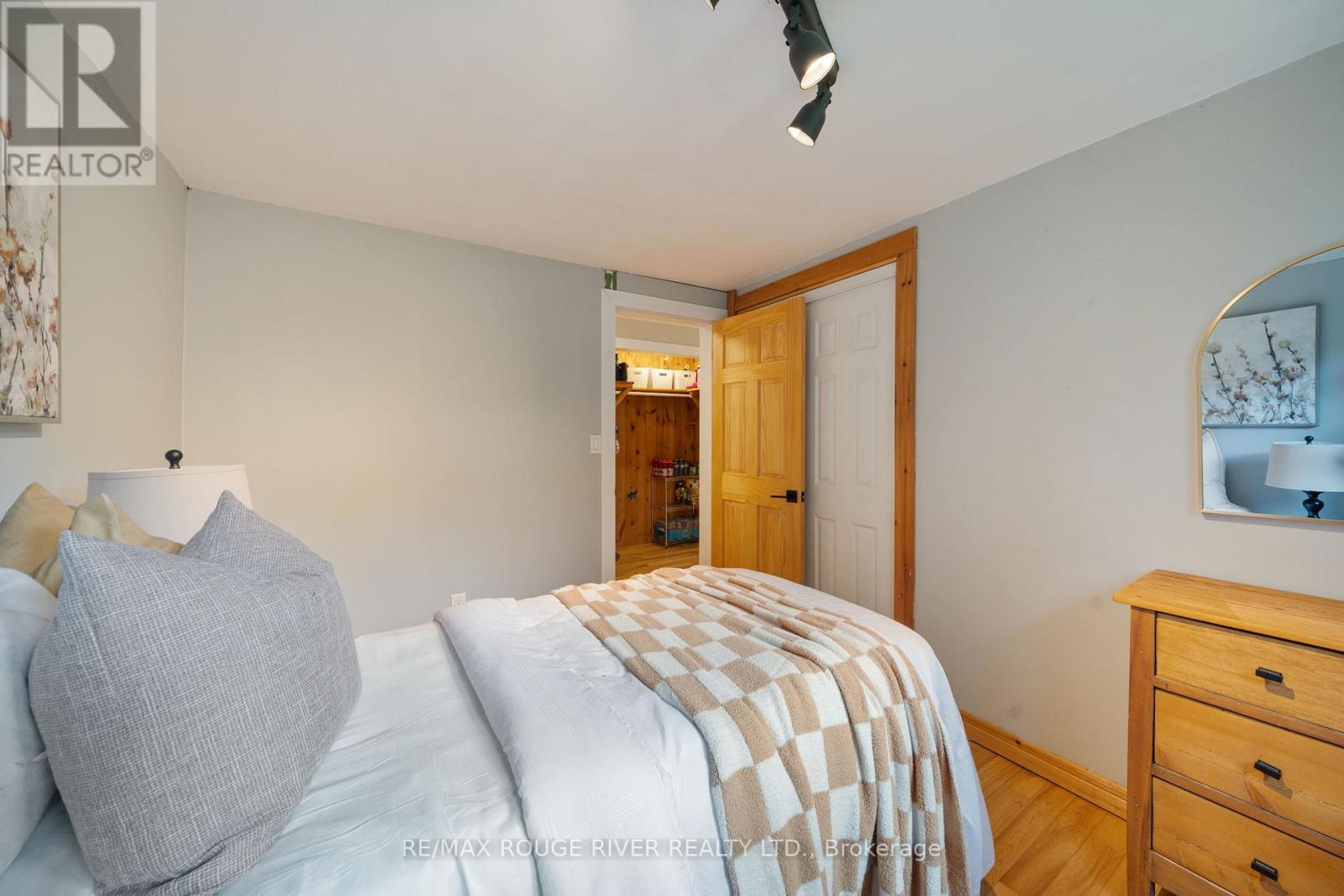 566 Cottingham Road, Kawartha Lakes (Emily), Ontario  K0L 2W0 - Photo 15 - X12709440