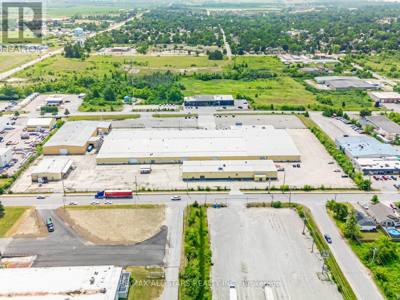 1-2 - 70 Mount Hope Street, Kawartha Lakes (Lindsay), Ontario  K9V 5G4 - Photo 2 - X12709700