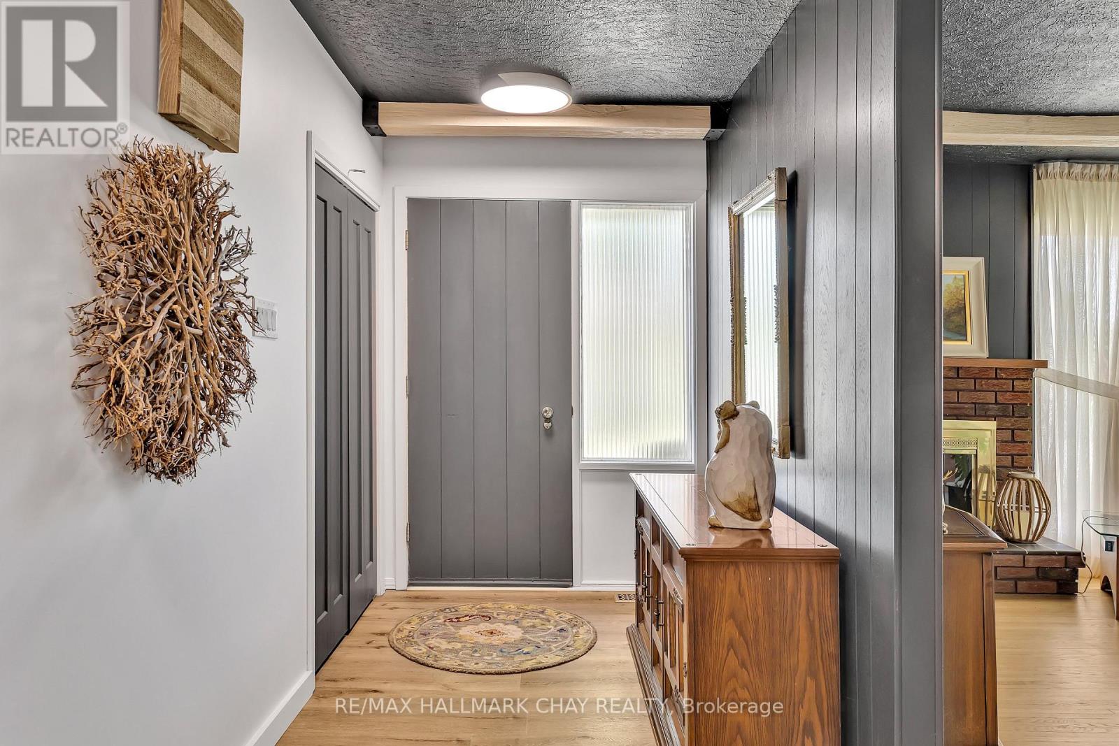 1009 Fairbairn Street, Peterborough (Monaghan Ward 2), Ontario  K9K 1C1 - Photo 3 - X12710012