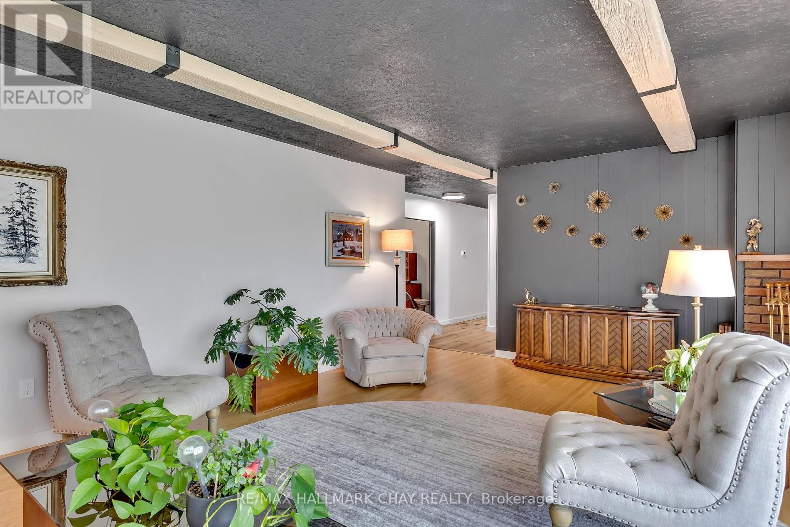 1009 Fairbairn Street, Peterborough (Monaghan Ward 2), Ontario  K9K 1C1 - Photo 7 - X12710012