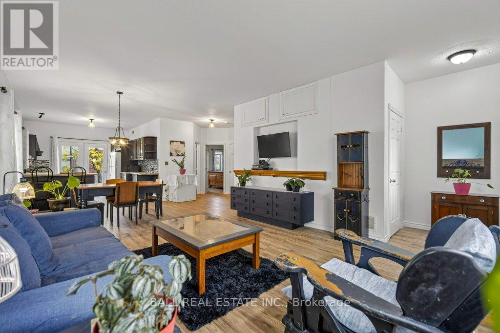 116 Adelaide Street S, Kawartha Lakes (Lindsay), Ontario  K9V 0B7 - Photo 6 - X12710410