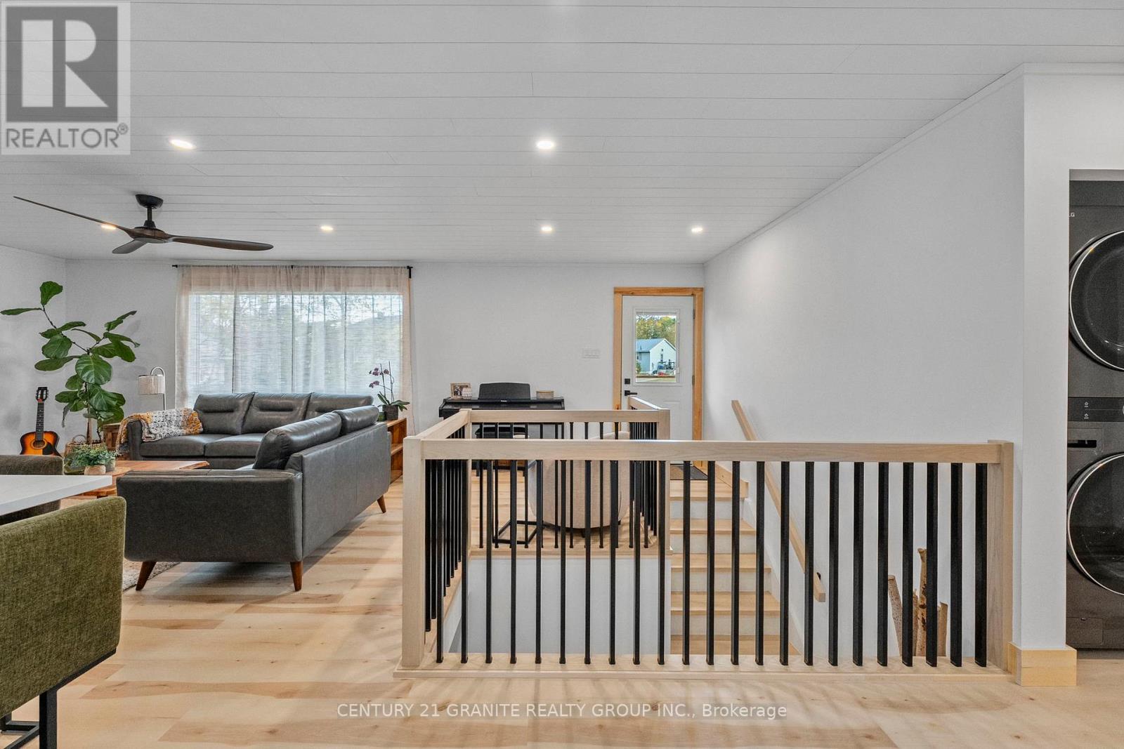 31 Sprucedale Street, Highlands East (Bicroft Ward), Ontario  K0L 1M0 - Photo 13 - X12710656