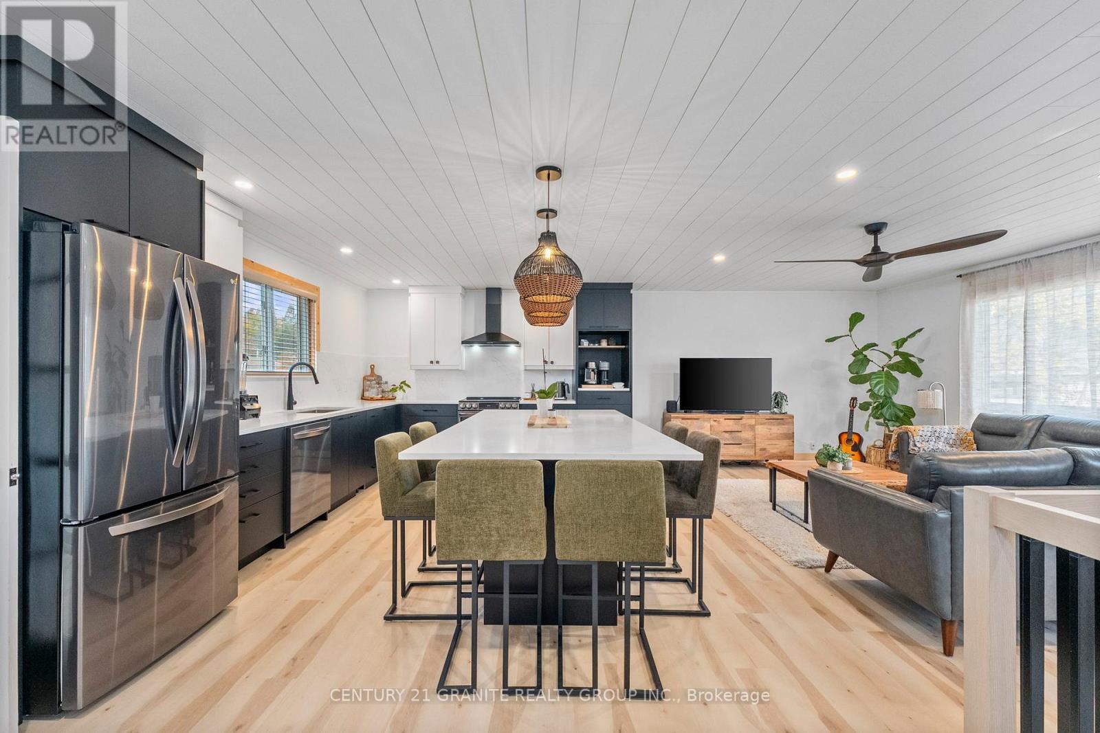 31 Sprucedale Street, Highlands East (Bicroft Ward), Ontario  K0L 1M0 - Photo 5 - X12710656