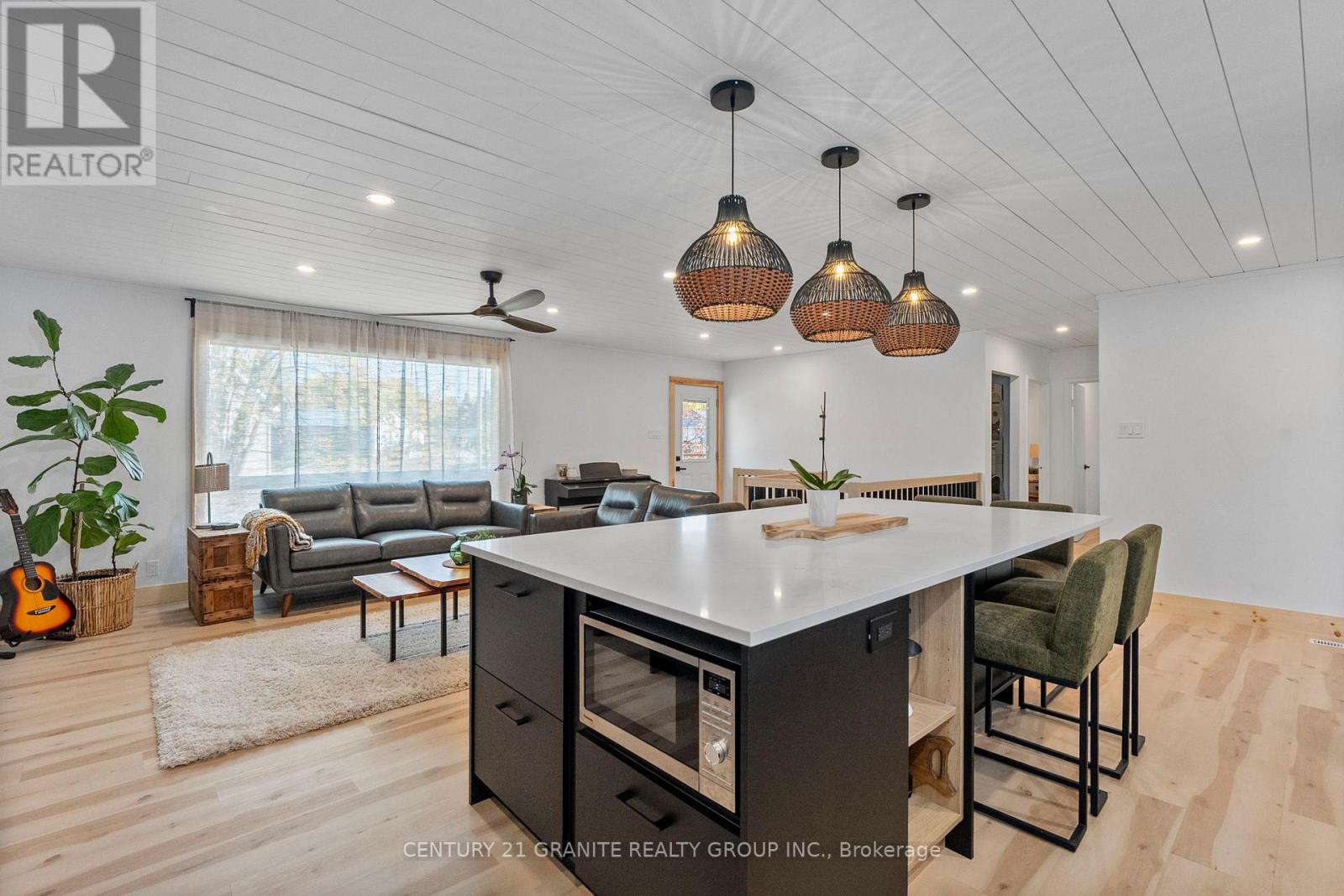 31 Sprucedale Street, Highlands East (Bicroft Ward), Ontario  K0L 1M0 - Photo 8 - X12710656