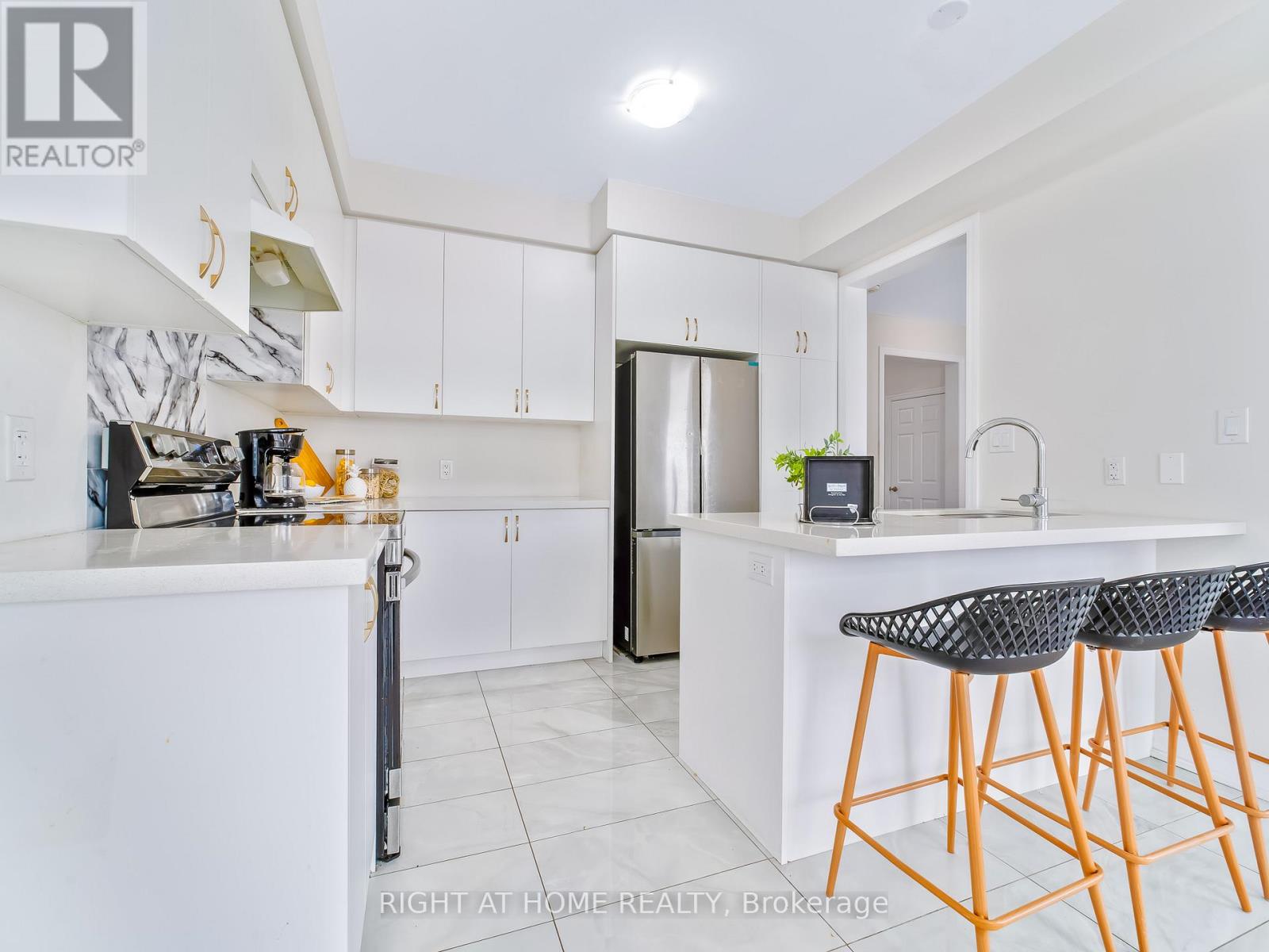 79 Ed Ewert Avenue, Clarington (Newcastle), Ontario  L1B 0W7 - Photo 12 - E12712148