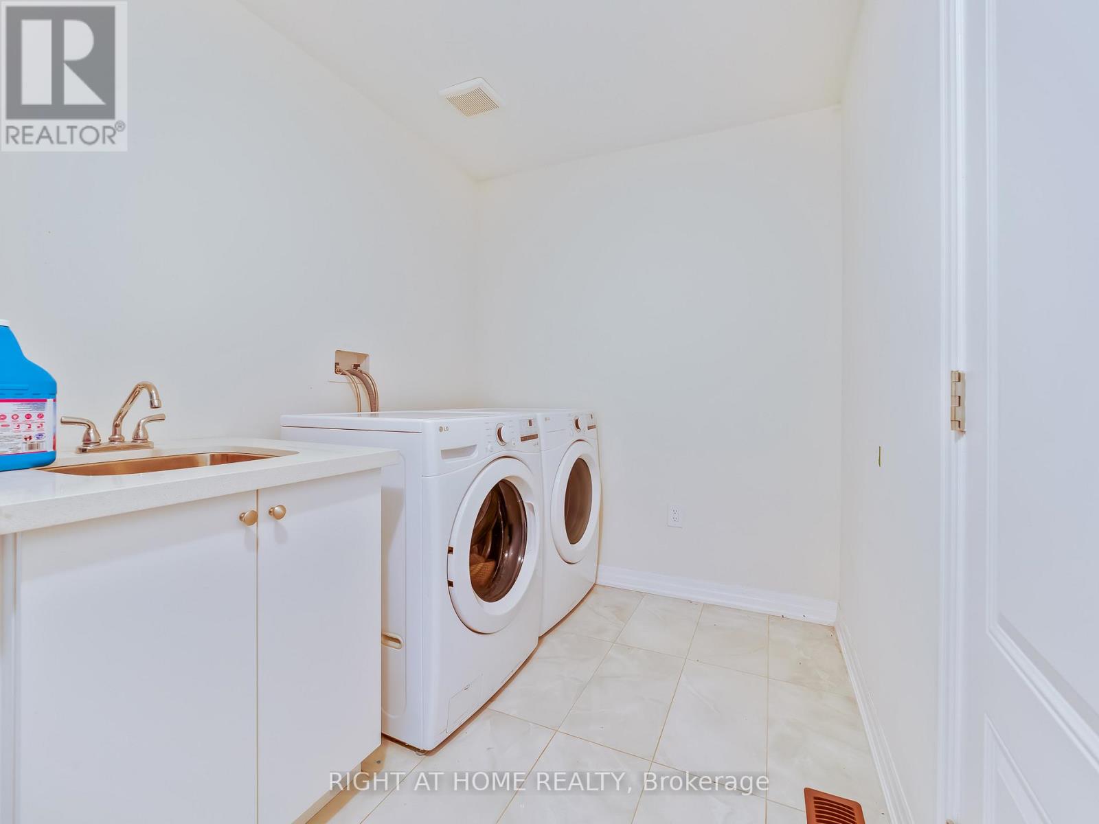 79 Ed Ewert Avenue, Clarington (Newcastle), Ontario  L1B 0W7 - Photo 17 - E12712148