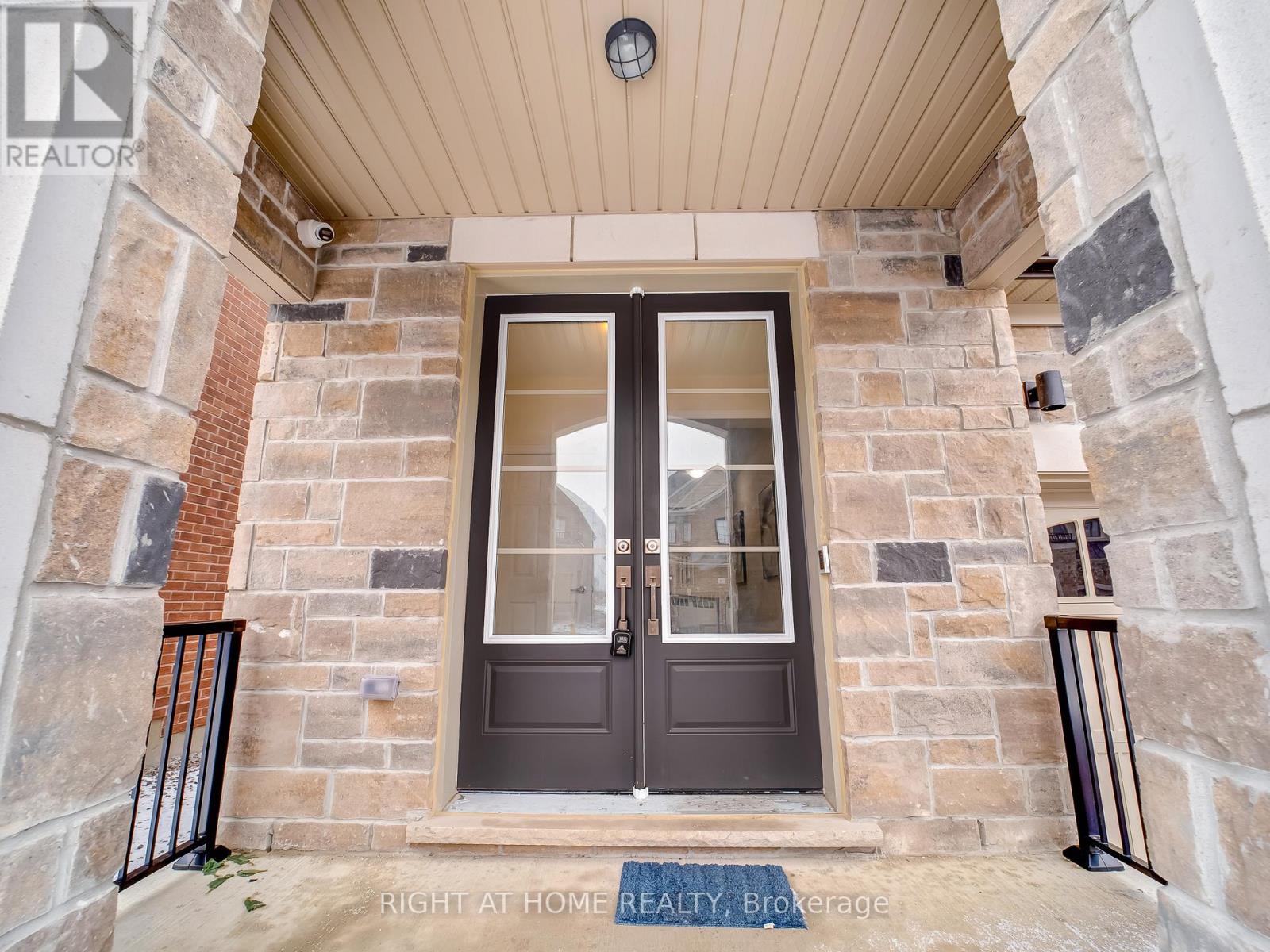 79 Ed Ewert Avenue, Clarington (Newcastle), Ontario  L1B 0W7 - Photo 3 - E12712148