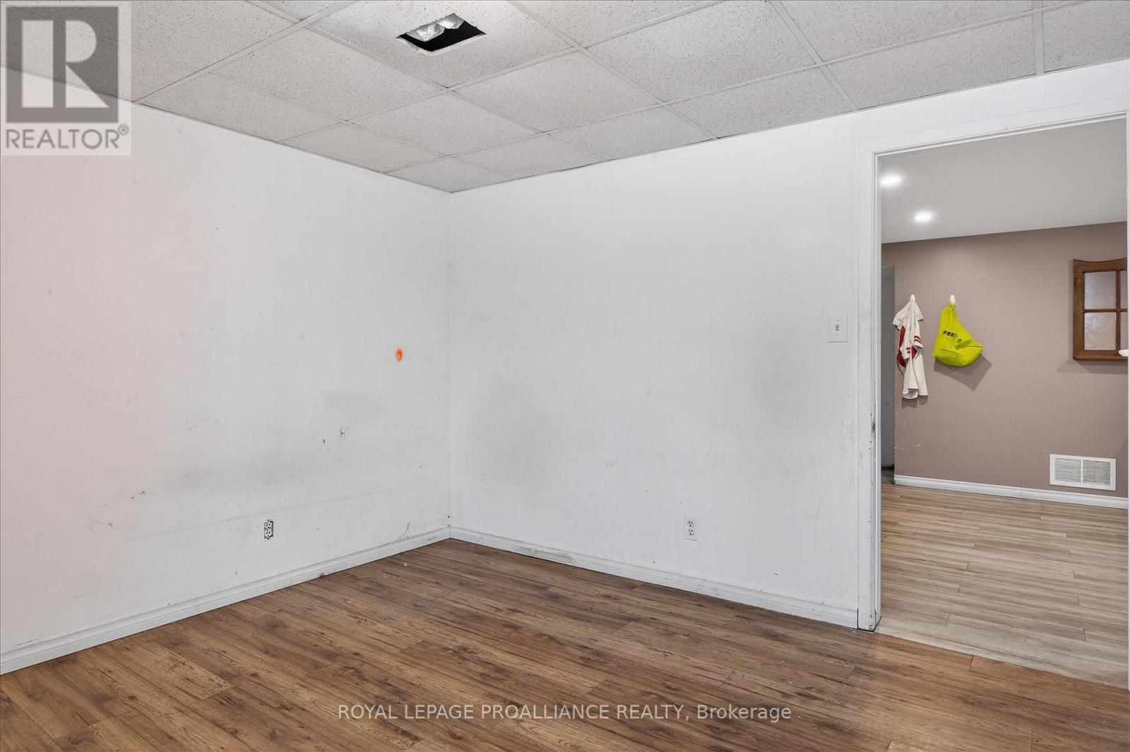 829 Orpington Road, Peterborough (Otonabee Ward 1), Ontario  K9J 4A6 - Photo 18 - X12713078