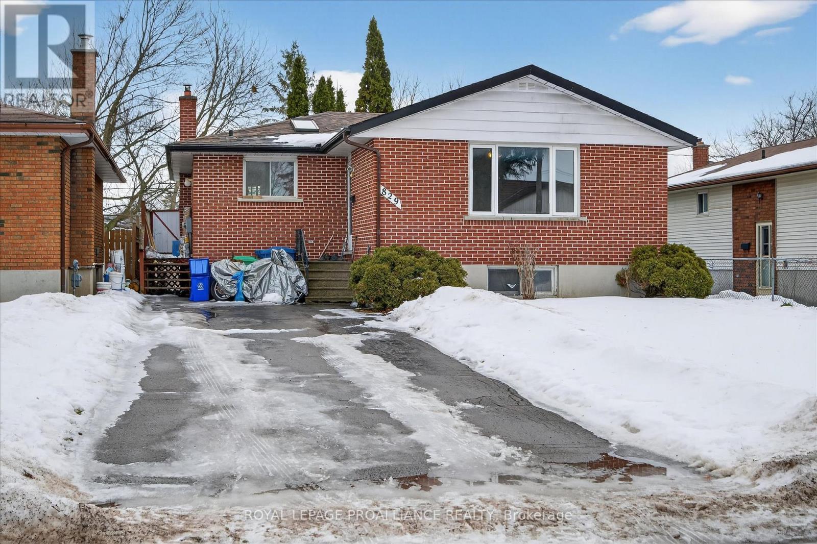 829 Orpington Road, Peterborough (Otonabee Ward 1), Ontario  K9J 4A6 - Photo 2 - X12713078