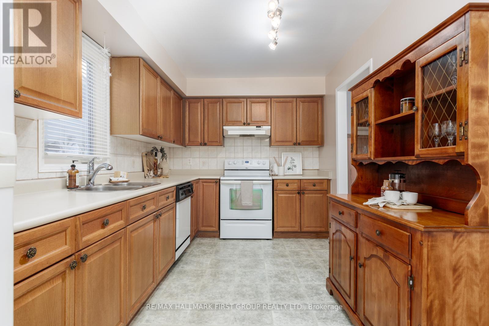 5a Fairway Drive, Clarington (Bowmanville), Ontario  L1B 1B6 - Photo 10 - E12712974