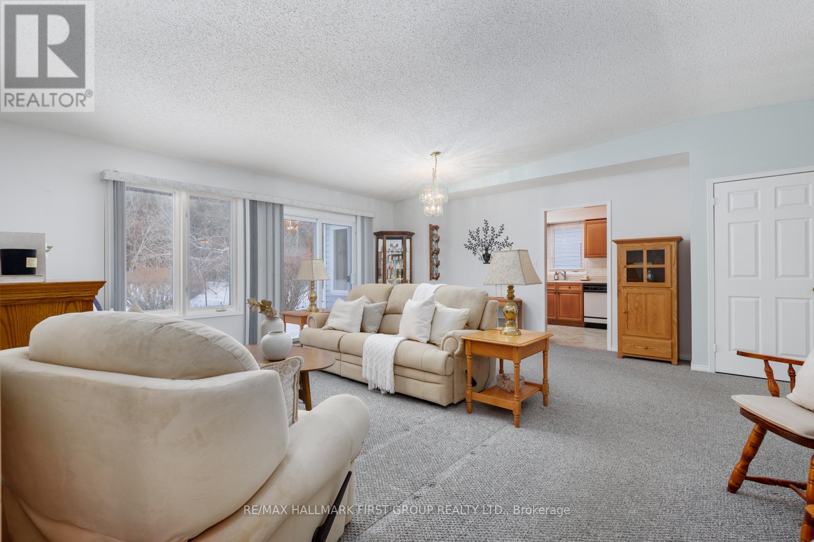 5a Fairway Drive, Clarington (Bowmanville), Ontario  L1B 1B6 - Photo 5 - E12712974