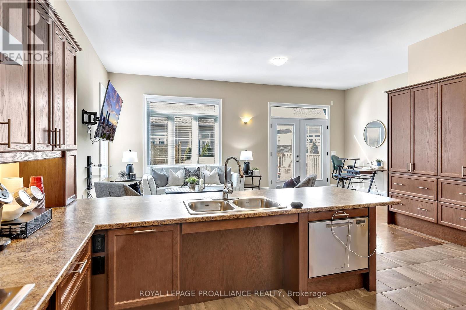 23 Brinton Drive, Peterborough (Otonabee Ward 1), Ontario  K9J 8S9 - Photo 10 - X12713268