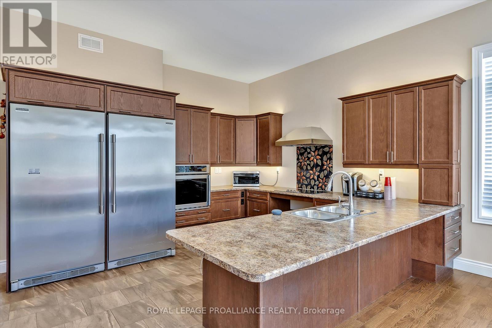 23 Brinton Drive, Peterborough (Otonabee Ward 1), Ontario  K9J 8S9 - Photo 7 - X12713268