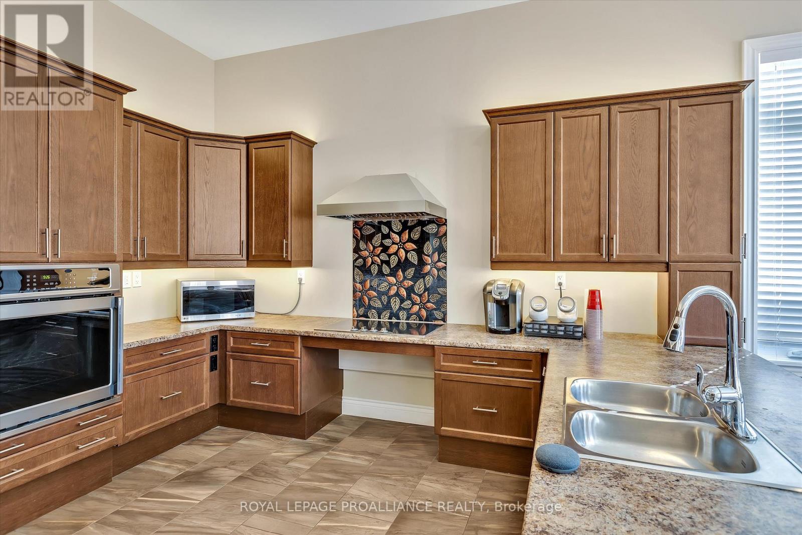 23 Brinton Drive, Peterborough (Otonabee Ward 1), Ontario  K9J 8S9 - Photo 9 - X12713268