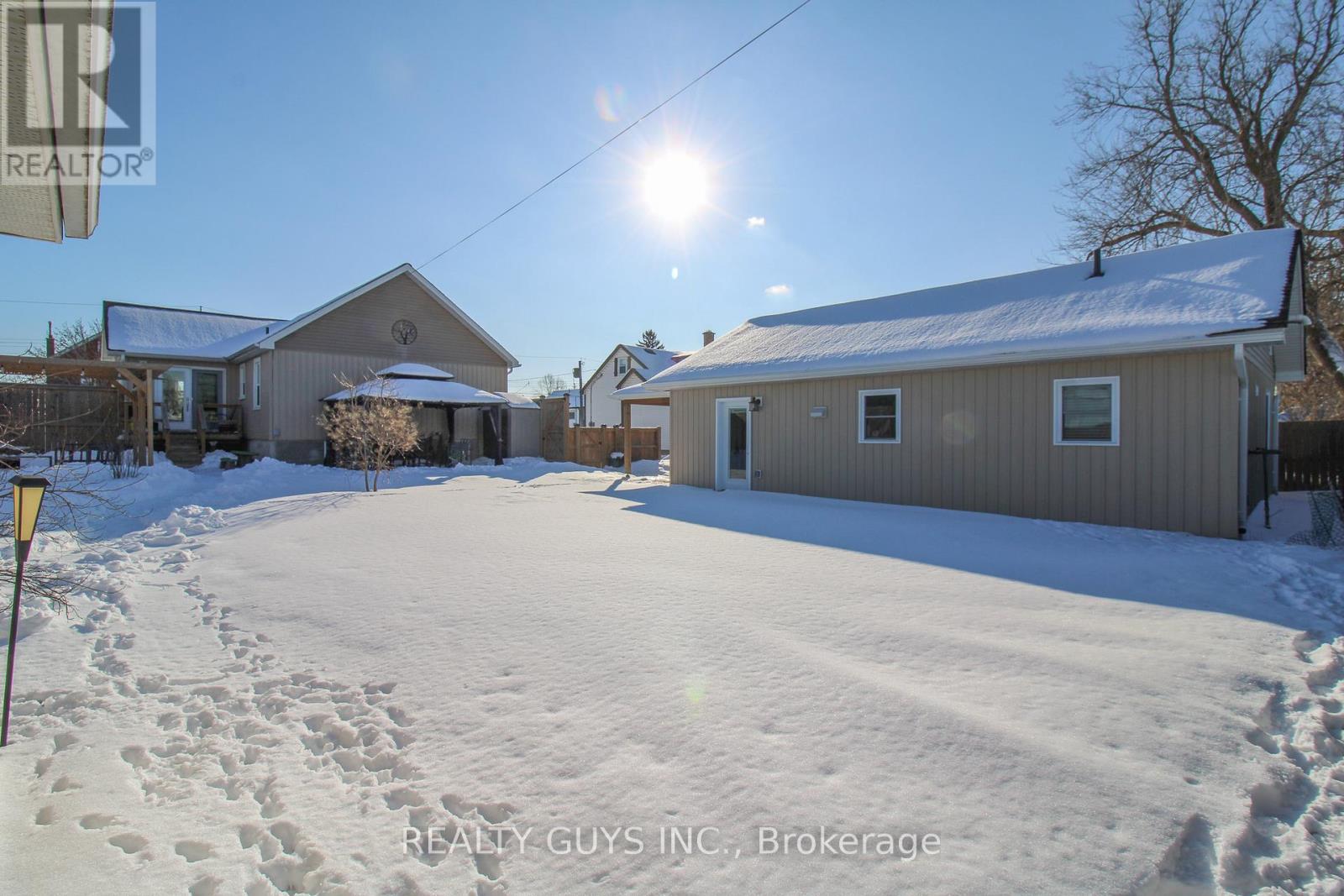 660 Orpington Road, Peterborough (Otonabee Ward 1), Ontario  K9J 4A4 - Photo 5 - X12713566