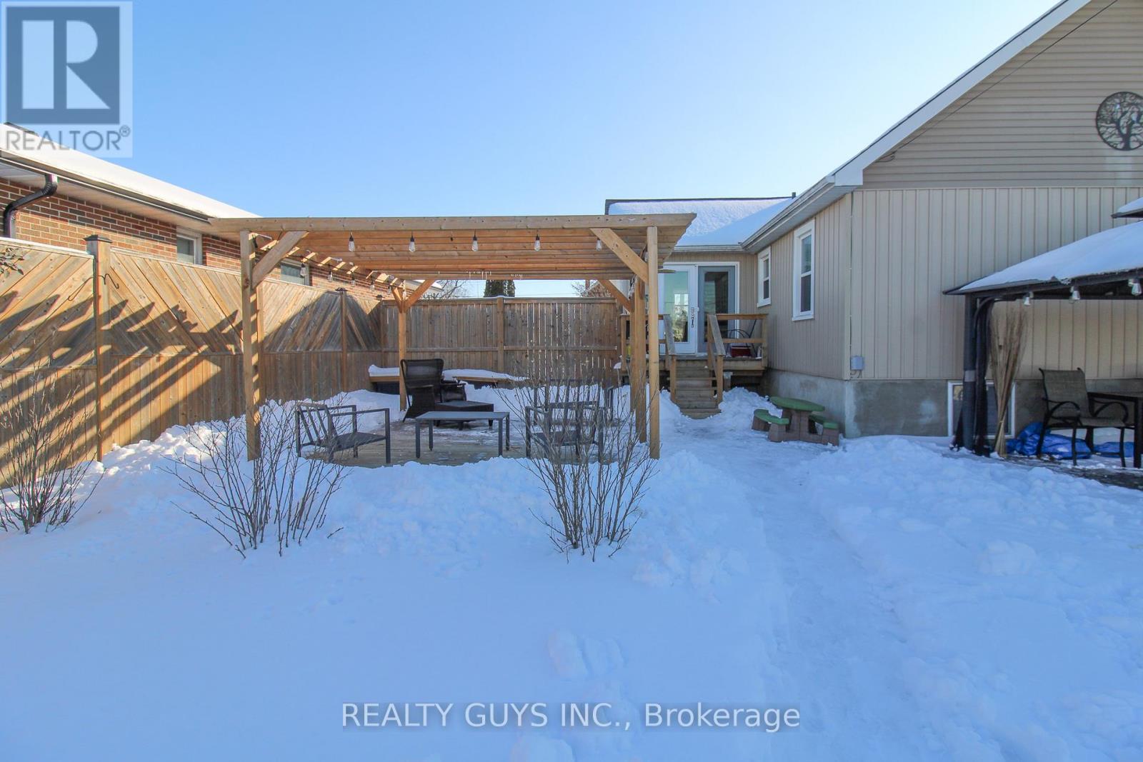 660 Orpington Road, Peterborough (Otonabee Ward 1), Ontario  K9J 4A4 - Photo 7 - X12713566