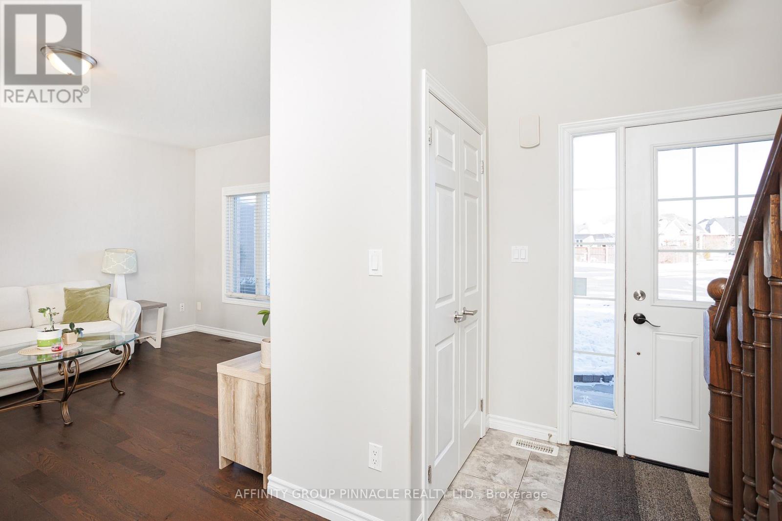 11 Moynes Court, Kawartha Lakes (Lindsay), Ontario  K9V 0L2 - Photo 5 - X12714854