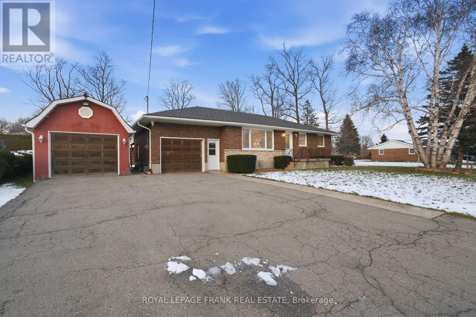 32 Jones Avenue, Clarington, Ontario  L0A 1J0 - Photo 2 - E12715164