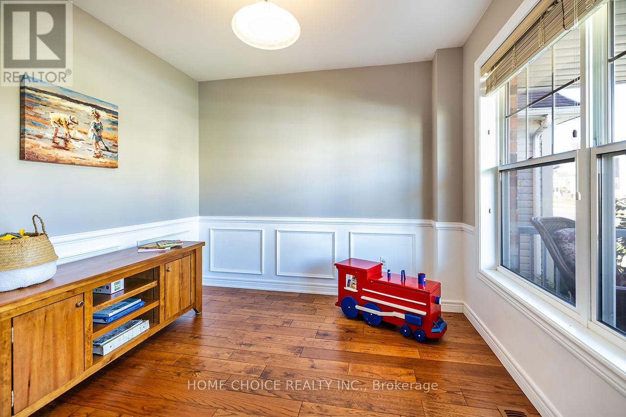 912 Broadway Boulevard, Peterborough (Northcrest Ward 5), Ontario  K9H 0G8 - Photo 7 - X12715962