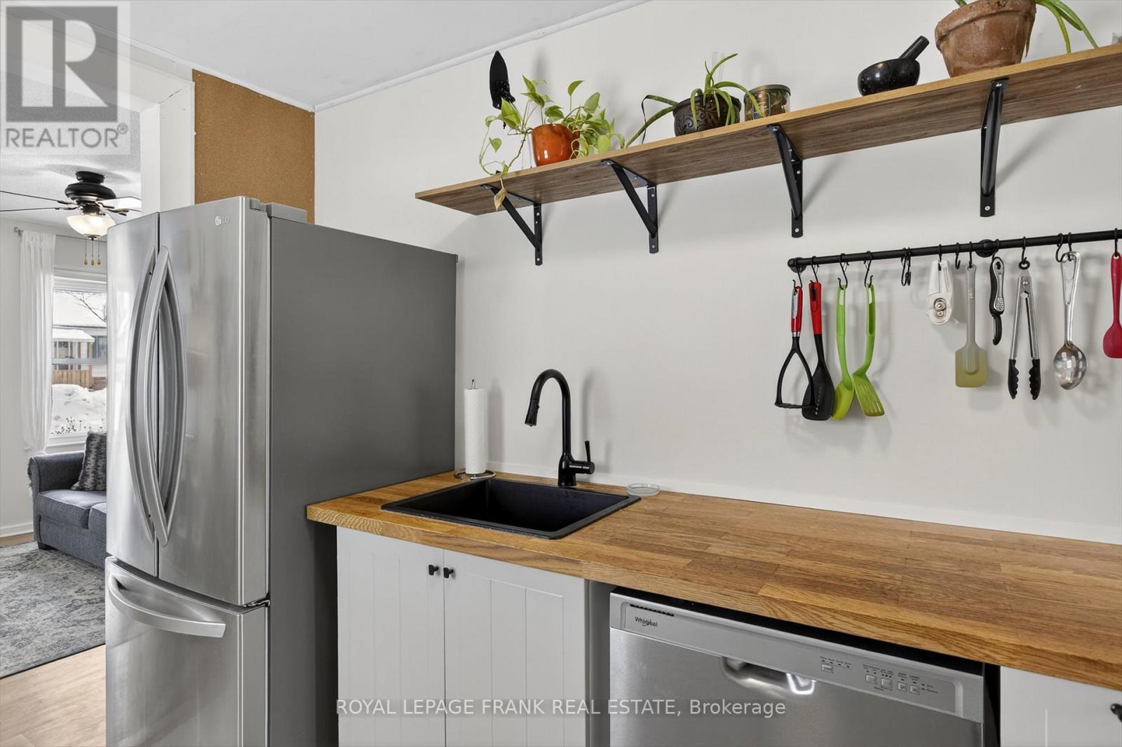 744 Brown Street, Peterborough (Otonabee Ward 1), Ontario  K9J 4K8 - Photo 12 - X12716582