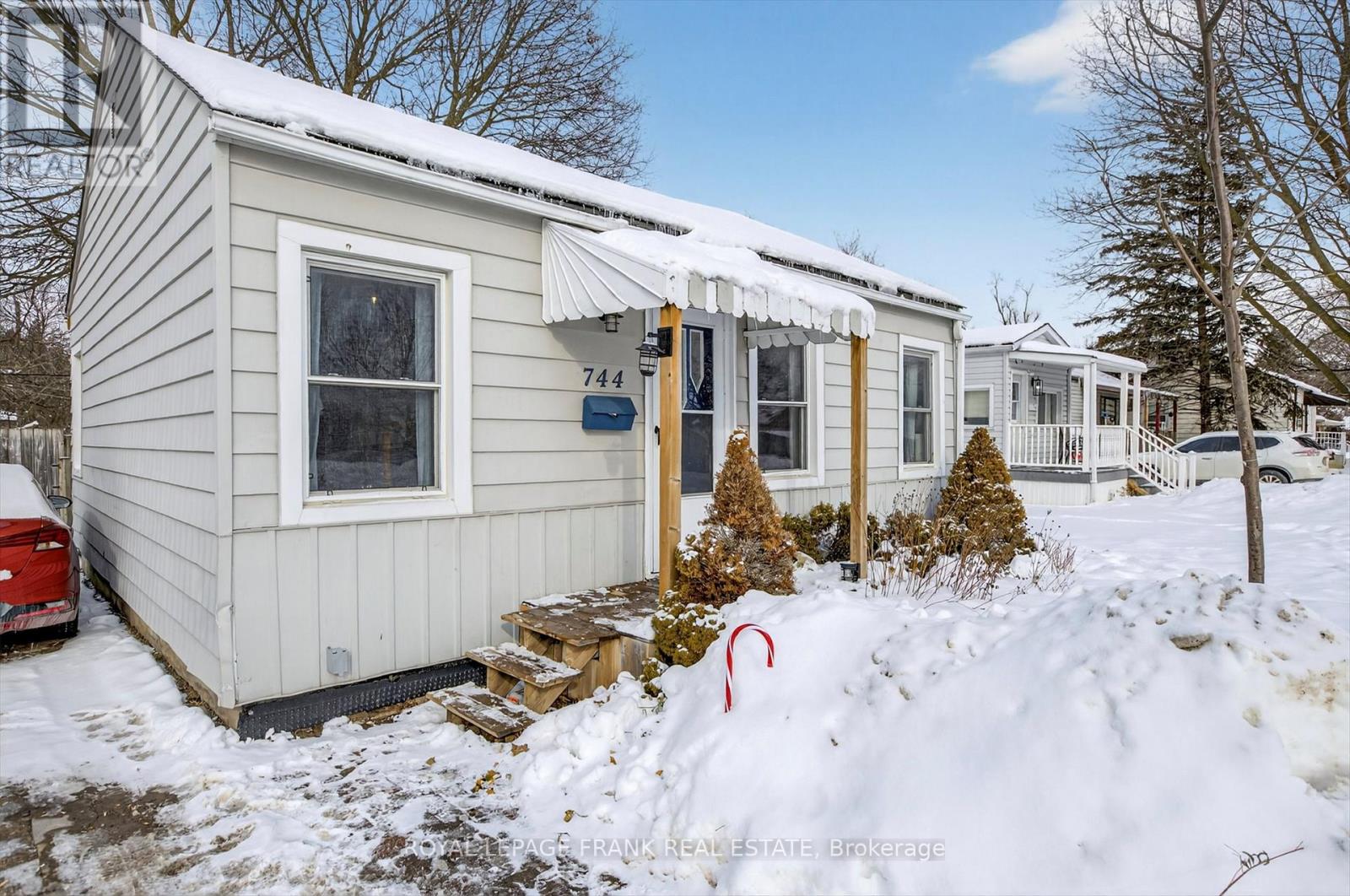 744 Brown Street, Peterborough (Otonabee Ward 1), Ontario  K9J 4K8 - Photo 2 - X12716582