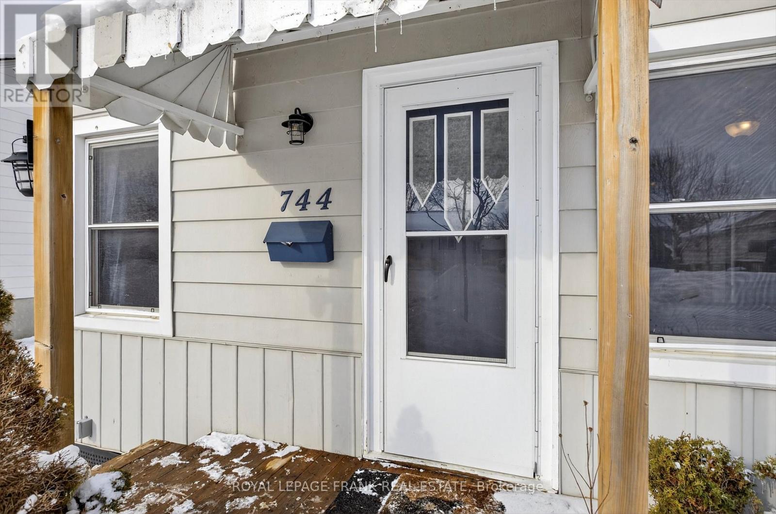 744 Brown Street, Peterborough (Otonabee Ward 1), Ontario  K9J 4K8 - Photo 3 - X12716582