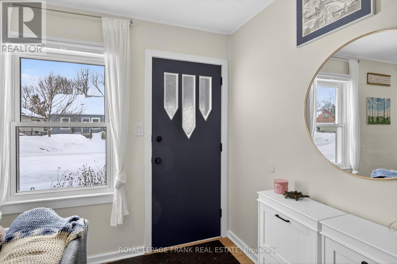 744 Brown Street, Peterborough (Otonabee Ward 1), Ontario  K9J 4K8 - Photo 4 - X12716582