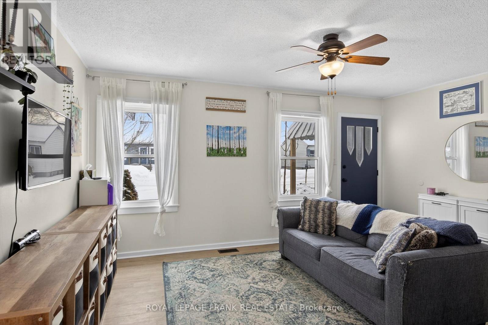 744 Brown Street, Peterborough (Otonabee Ward 1), Ontario  K9J 4K8 - Photo 5 - X12716582