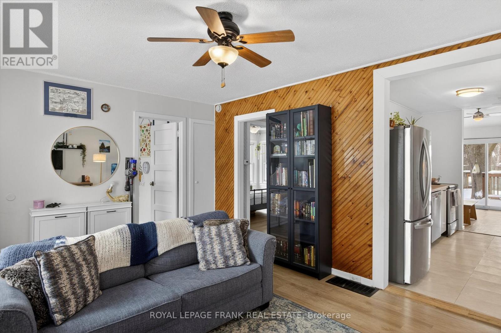 744 Brown Street, Peterborough (Otonabee Ward 1), Ontario  K9J 4K8 - Photo 7 - X12716582