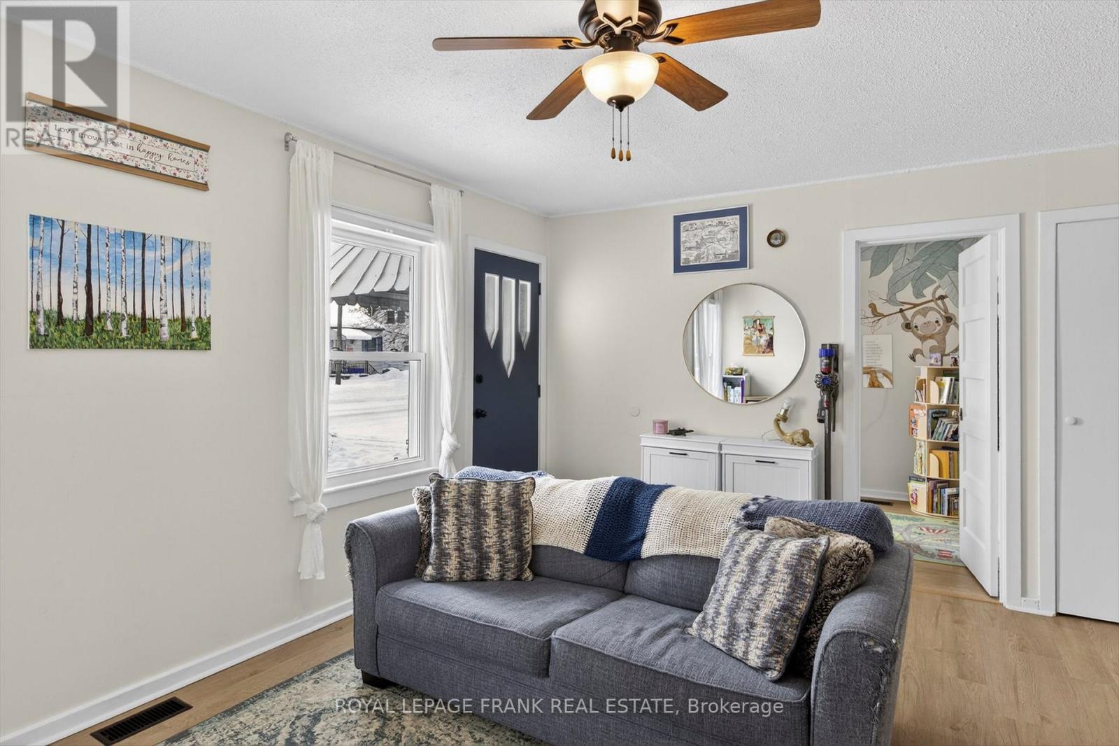 744 Brown Street, Peterborough (Otonabee Ward 1), Ontario  K9J 4K8 - Photo 8 - X12716582