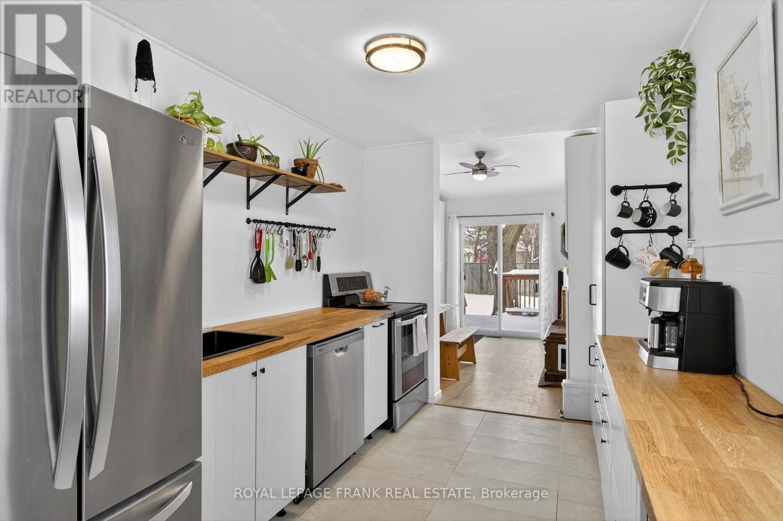 744 Brown Street, Peterborough (Otonabee Ward 1), Ontario  K9J 4K8 - Photo 9 - X12716582