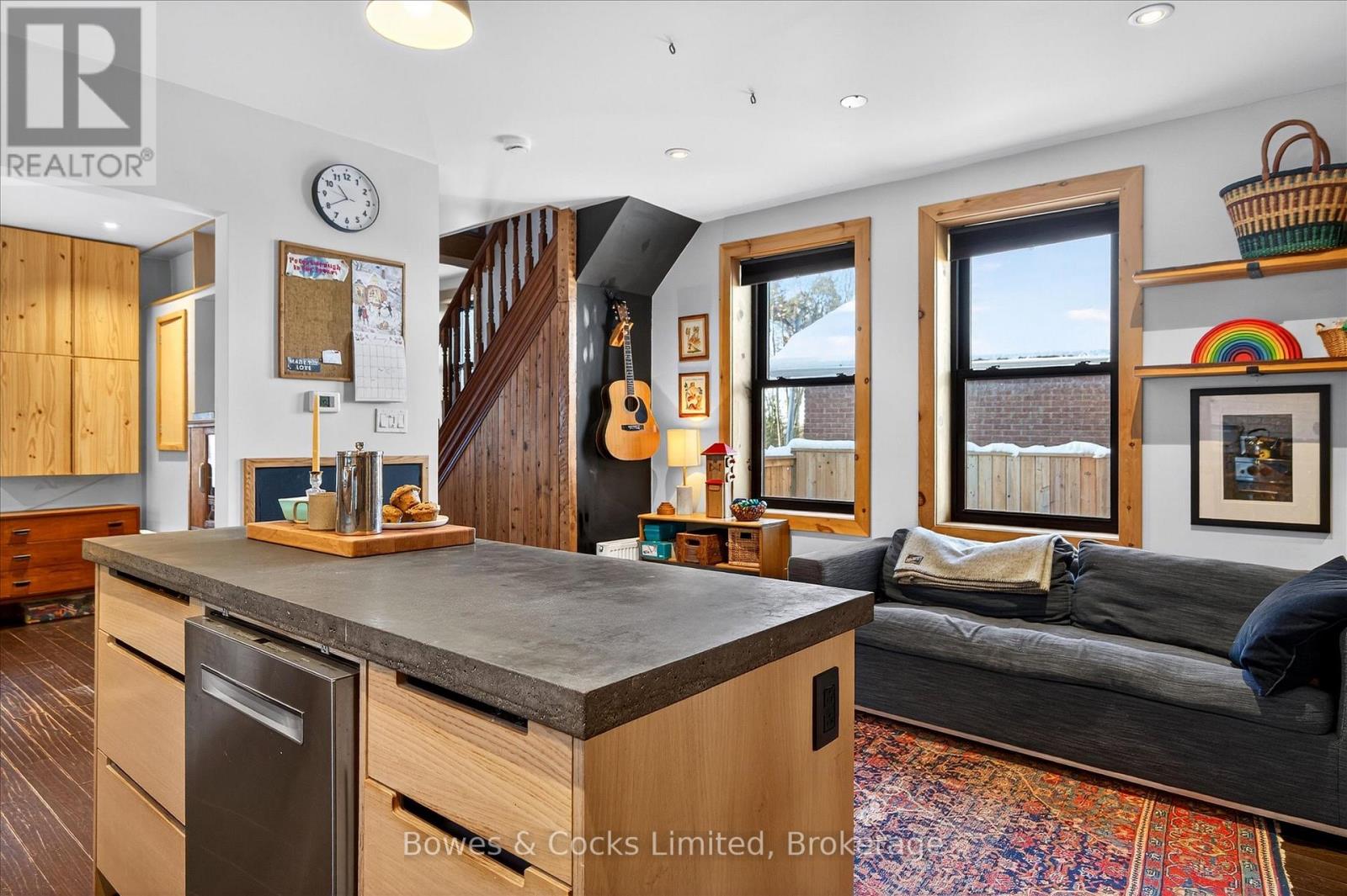 262 Munroe Avenue, Peterborough (Ashburnham Ward 4), Ontario  K9H 1H8 - Photo 9 - X12717876