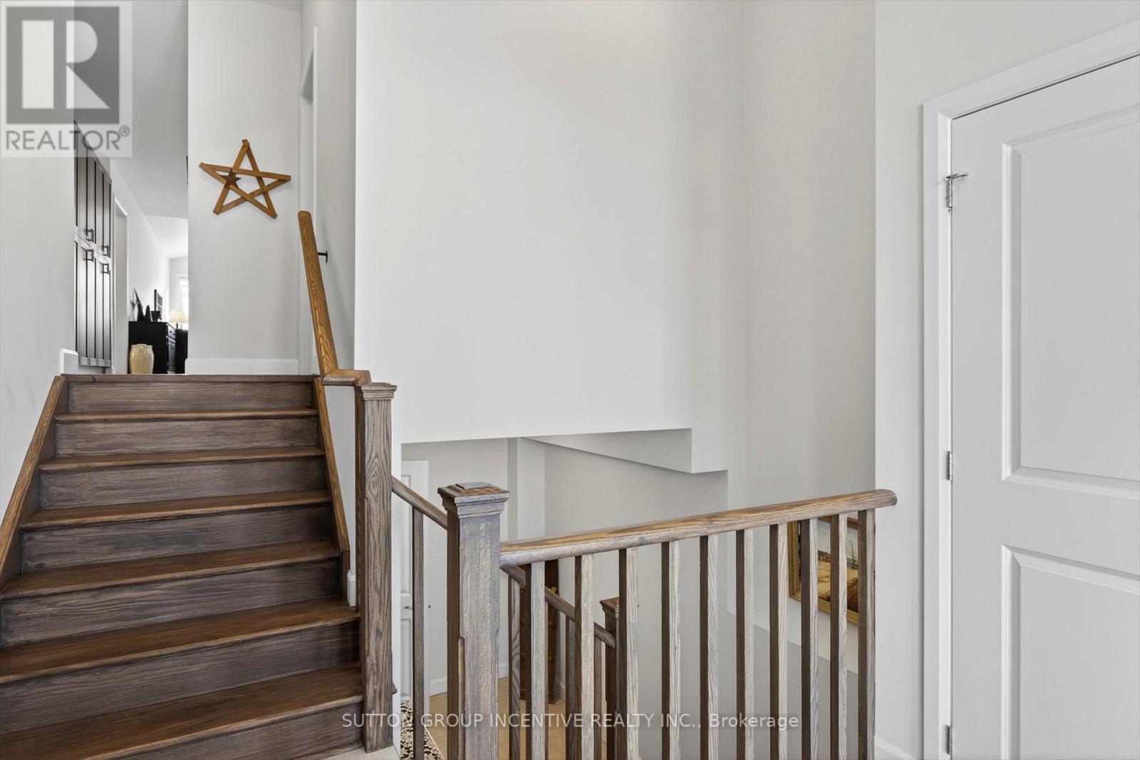 670 Lemay Grove, Peterborough (Monaghan Ward 2), Ontario  K9K 0G9 - Photo 4 - X12717966