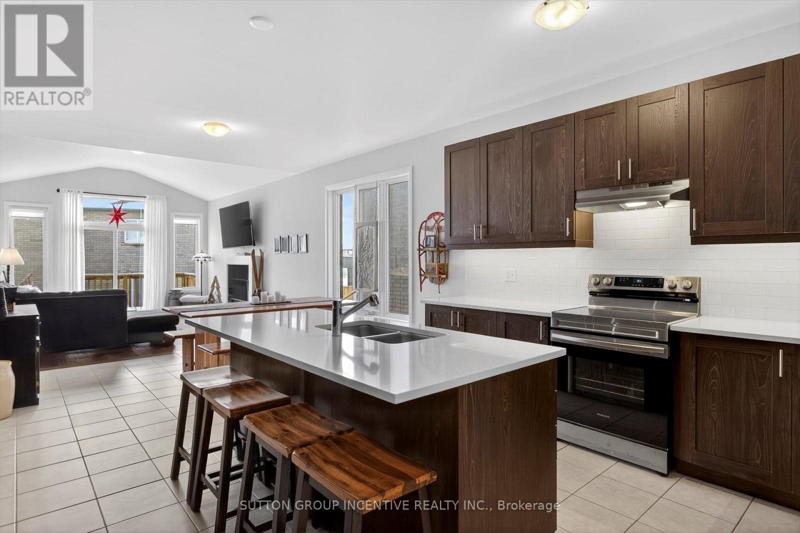 670 Lemay Grove, Peterborough (Monaghan Ward 2), Ontario  K9K 0G9 - Photo 5 - X12717966