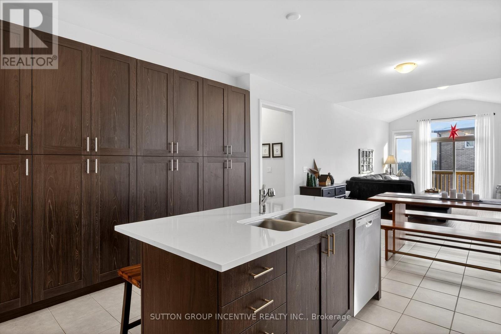 670 Lemay Grove, Peterborough (Monaghan Ward 2), Ontario  K9K 0G9 - Photo 7 - X12717966