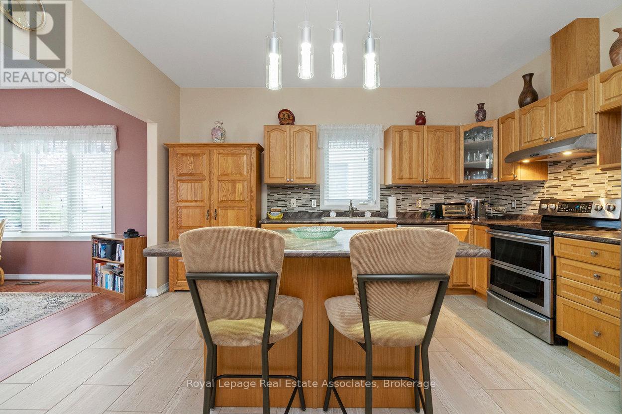 3 Fir Drive, Clarington (Newcastle), Ontario  L1B 1P3 - Photo 12 - E12718420