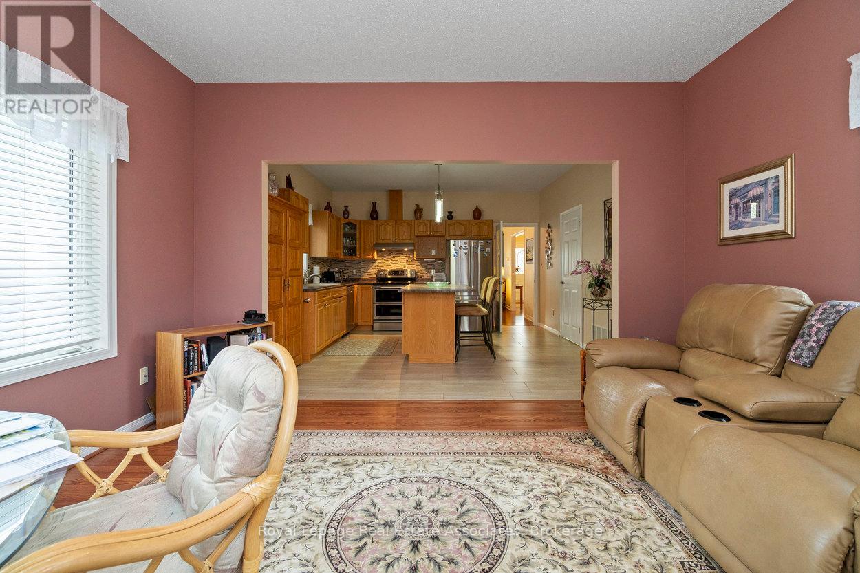 3 Fir Drive, Clarington (Newcastle), Ontario  L1B 1P3 - Photo 18 - E12718420