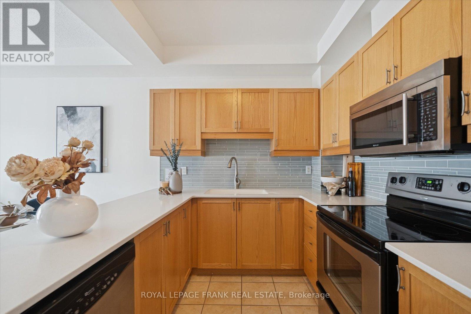 204 - 385 Lakebreeze Drive, Clarington (Newcastle), Ontario  L1B 0A4 - Photo 10 - E12718836